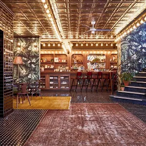 Max Brown Midtown, Part Of Sircle Collection **** Dusseldorf